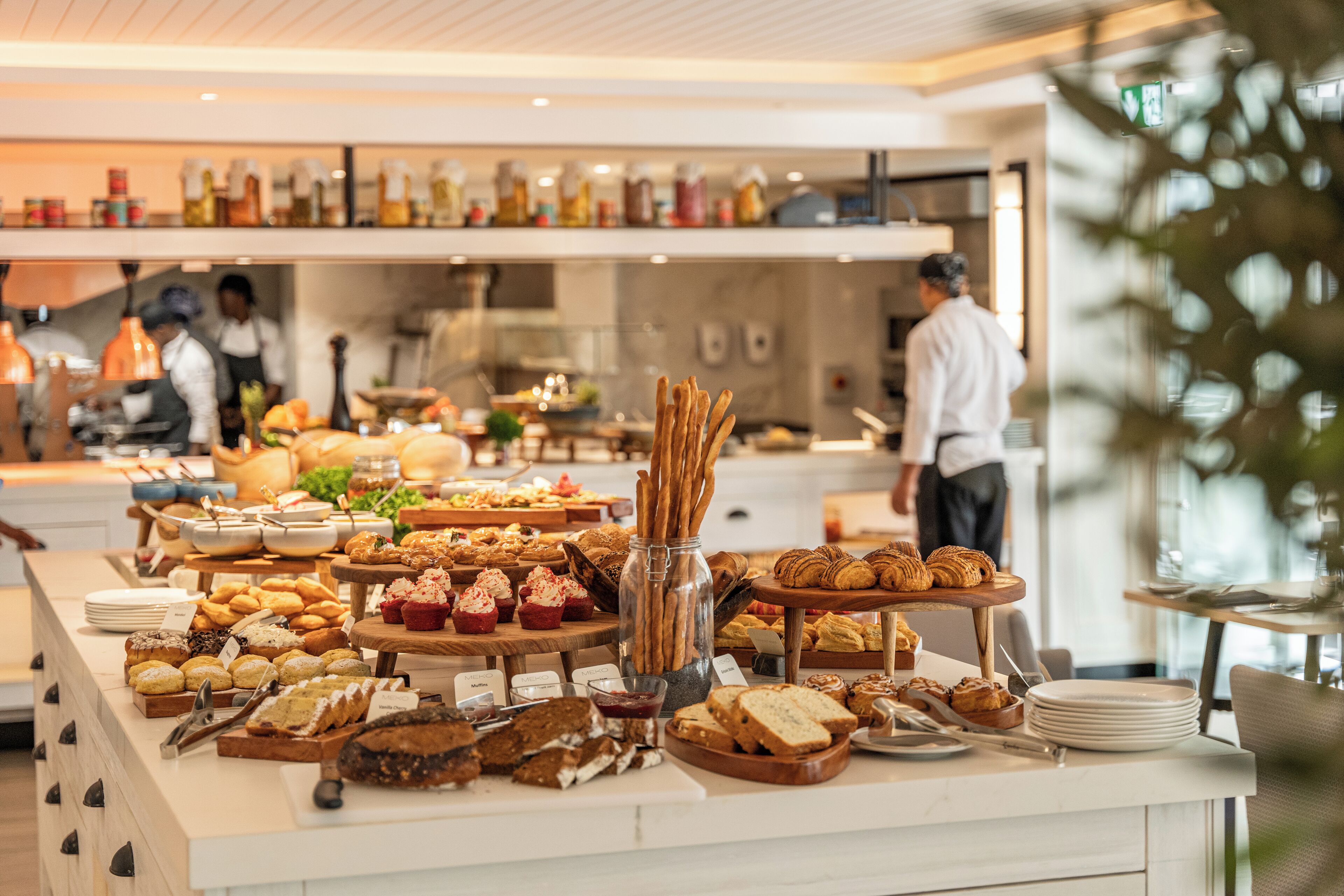 Päivittäinen tilauksen mukaan valmistettu aamiainen (30 USD per henkilö)