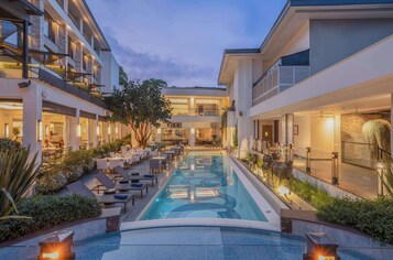 Outdoor pool, sun loungers