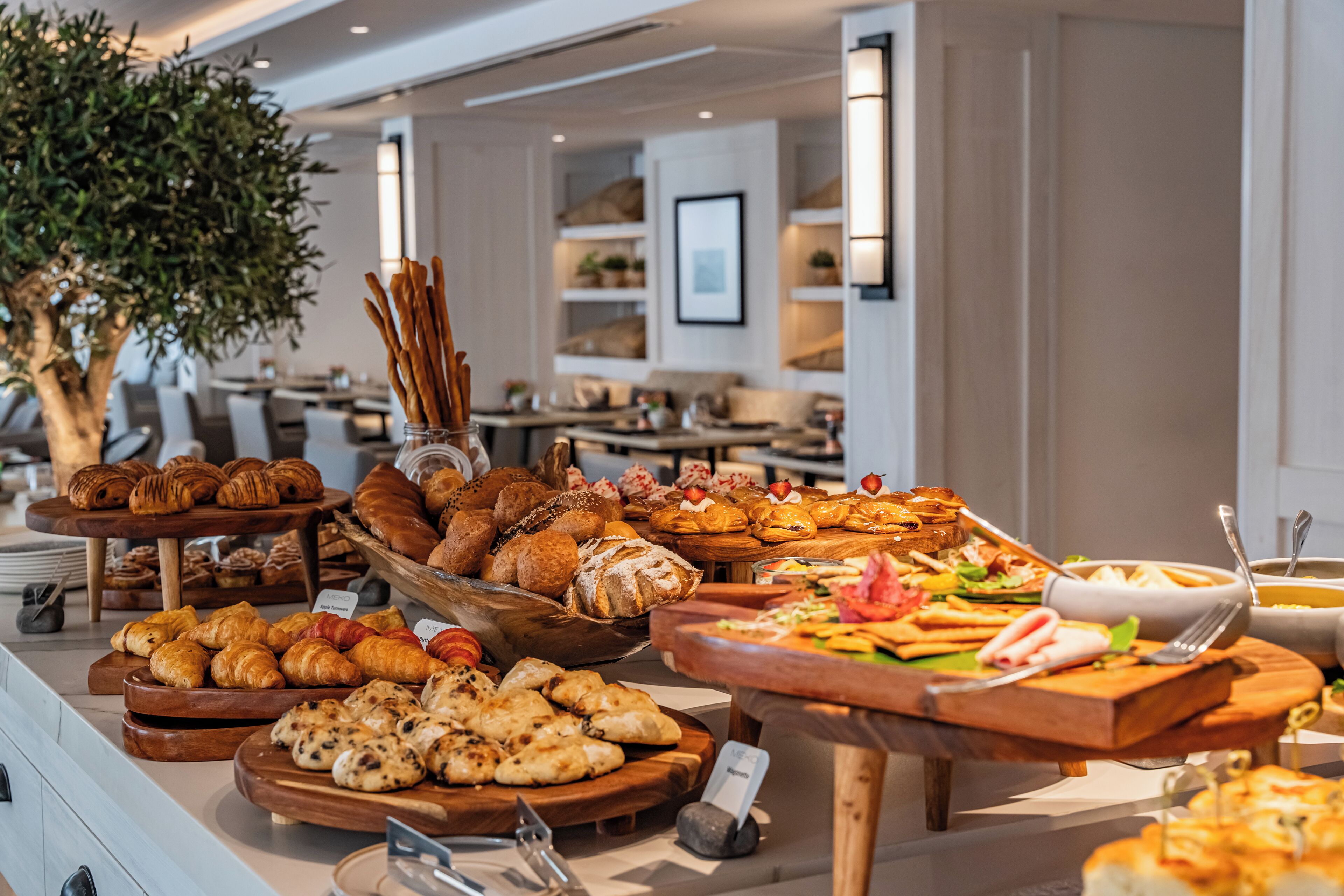 Daily cooked-to-order breakfast for a fee