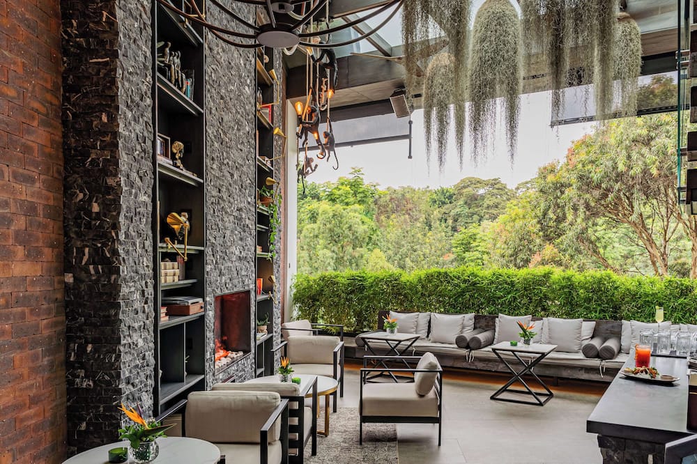 Kwetu Nairobi, Curio Collection By Hilton