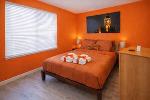 3 habitaciones, tabla de planchar con plancha y cuna de viaje 