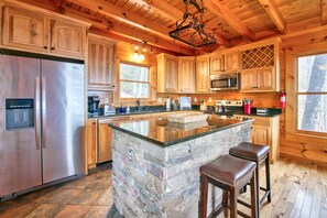 ثلاجة، ميكروويف، فرن، موقد طهي مسطح