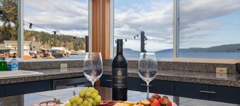 FALL Discounted Prices | Private Beach | Kayak | EV Chargers