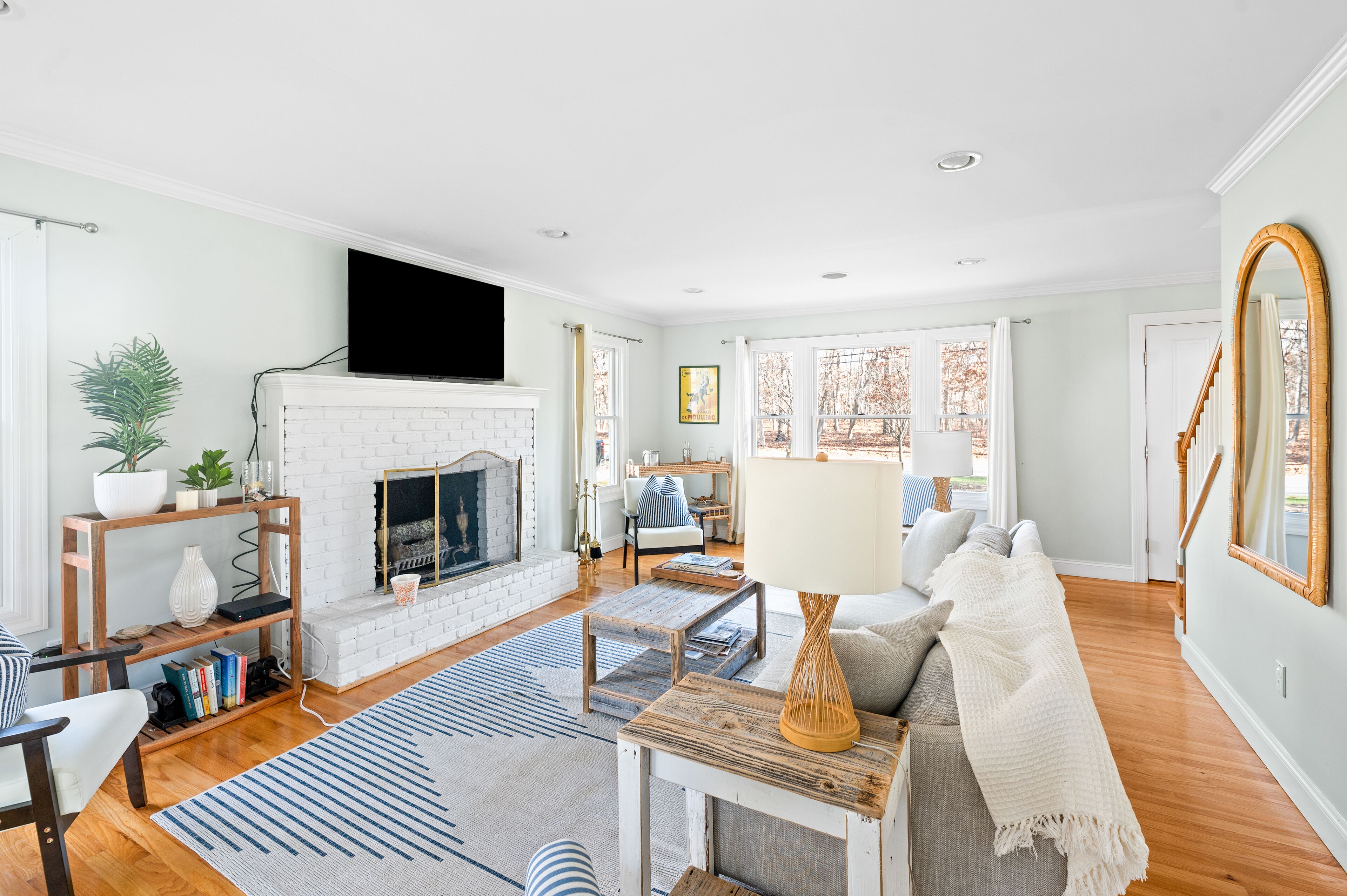 Dog-friendly, secluded cottage near beach with fenced yard, pool