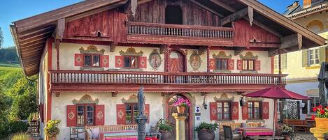 المنشأة من الخارج