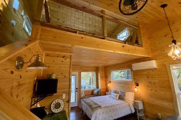 2 bedrooms, iron/ironing board, bed sheets