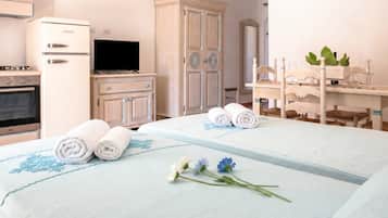 Standard Apartment, Multiple Bedrooms (Le Residenze Del Golfo Di Orosei Bilo) | 1 bedroom, bed sheets