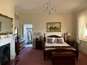 1 slaapkamer, een strijkplank/strijkijzer, gratis wifi, beddengoed