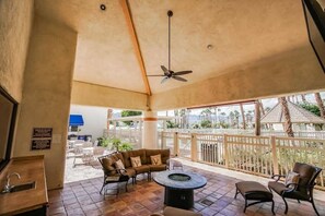 Terrace/patio - #BREATHTAKING! Palm Desert 2/2 for 6! 3 Pools! Kitchen! (Palm Desert)