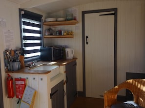 Interior - Shepherds hut with hot tub and onsite bistro and gym close to Hadrian's Wall and beach. (Bowness on Solway)