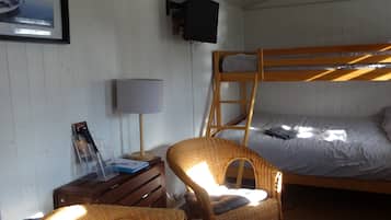 1 bedroom, free WiFi, bed sheets