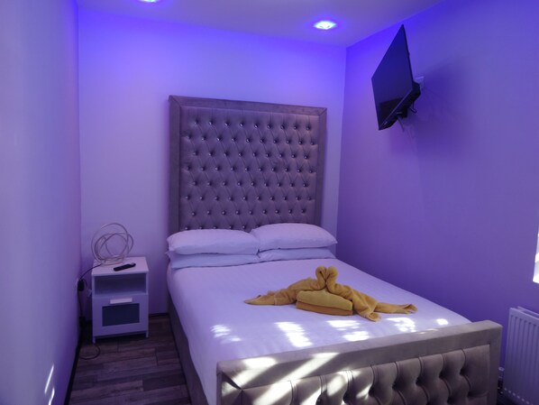 1 bedroom, free WiFi, bed sheets - Double bedroom with breakfast included at onsite Bistro close to Hadrian's Wall (Bowness-on-Solway)