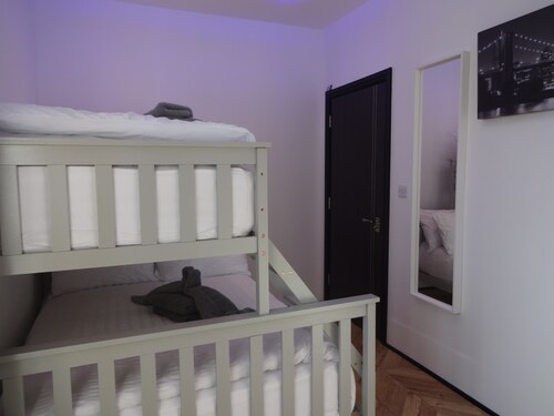 Family room in the farmhouse, breakfast included in onsite bistro close to Hadrians Wall