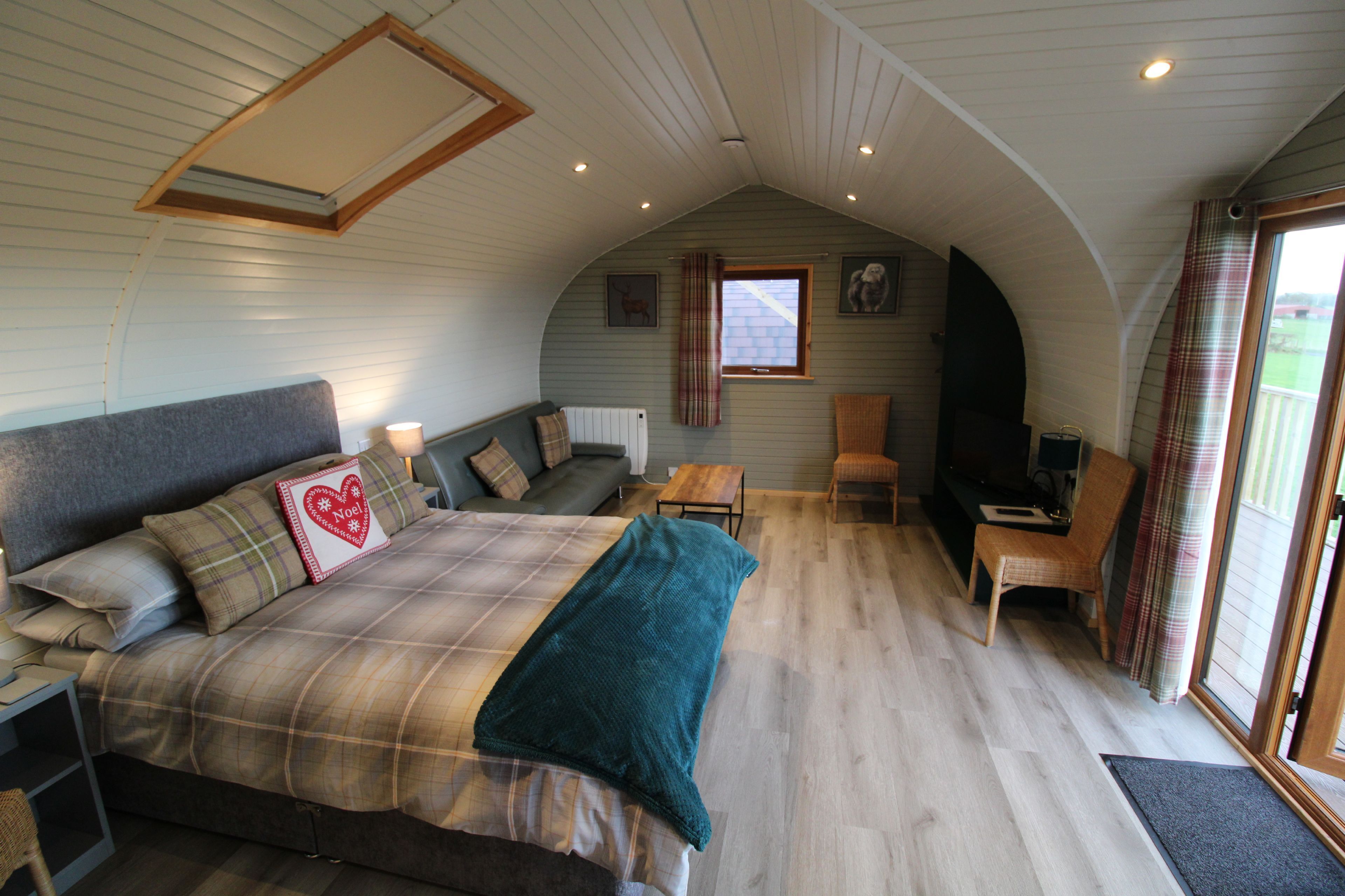 White Cleugh Pod with hot tub, firepit and BBQ close to Hadrian's Wall and Talkin Tarn