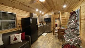 Cabin | Private kitchen | Full-sized fridge, microwave, stovetop, toaster