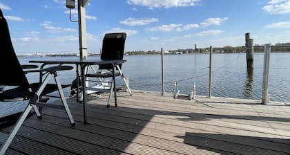 Hausboot Janne Lübeck Including canoe, SUP and WLAN 50 MBit s Flat
