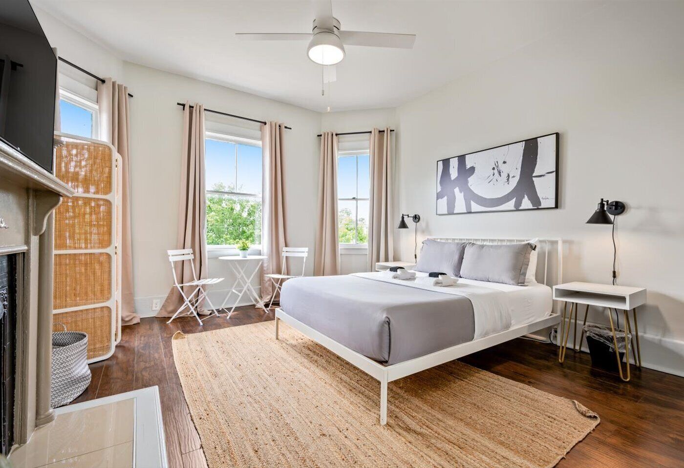 Private Apartment w/ Off-street Parking Spot ☆ Heart of the Victorian District ☆