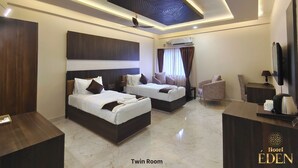 ห้องพรีเมียม | ตู้นิรภัยในห้องพัก, โต๊ะทำงาน, เตารีด/โต๊ะรีดผ้  า, Wi-Fi ฟรี