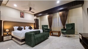 In-room safe, desk, iron/ironing board, free WiFi