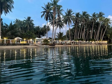 Exterior. Kehalani Beach Resort by Cocotel