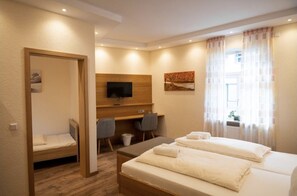 Frette Italian sheets, premium bedding, pillowtop beds, desk - zur Krone (Leimen)