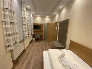 이탈리아 프레떼 시트, 고급 침구, 필로우탑 침대, 책상