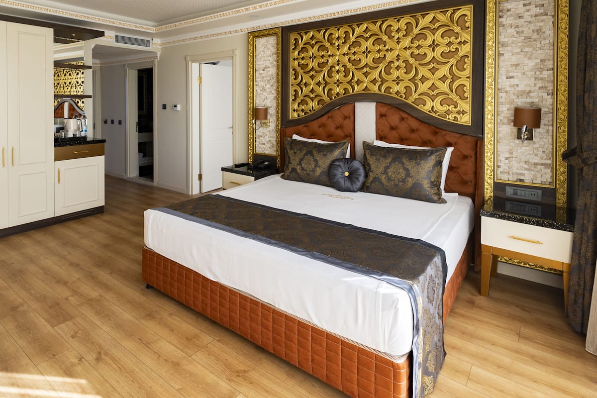 Ropa de cama de alta calidad y minibar