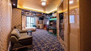 King Suite Jakuzili | Literie de qualité supérieure, minibar, coffres-forts dans les chambres