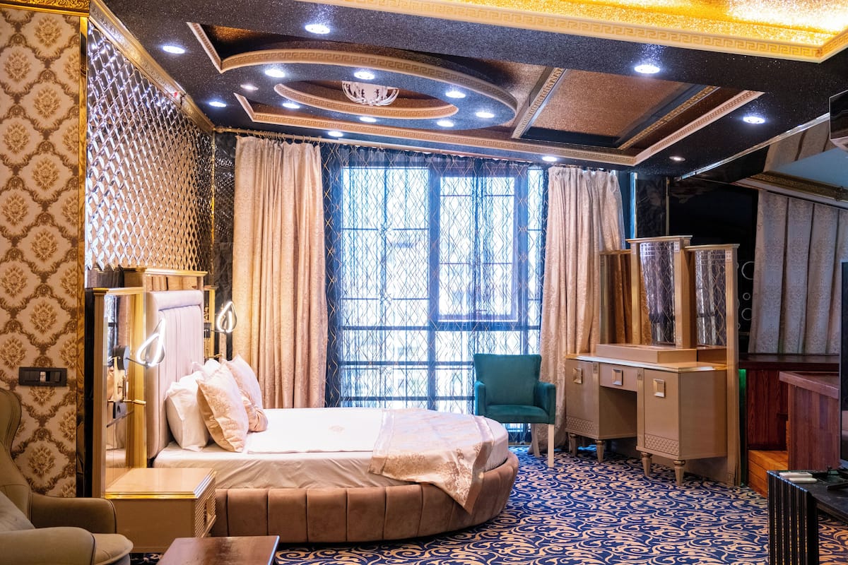 Ropa de cama de alta calidad y minibar
