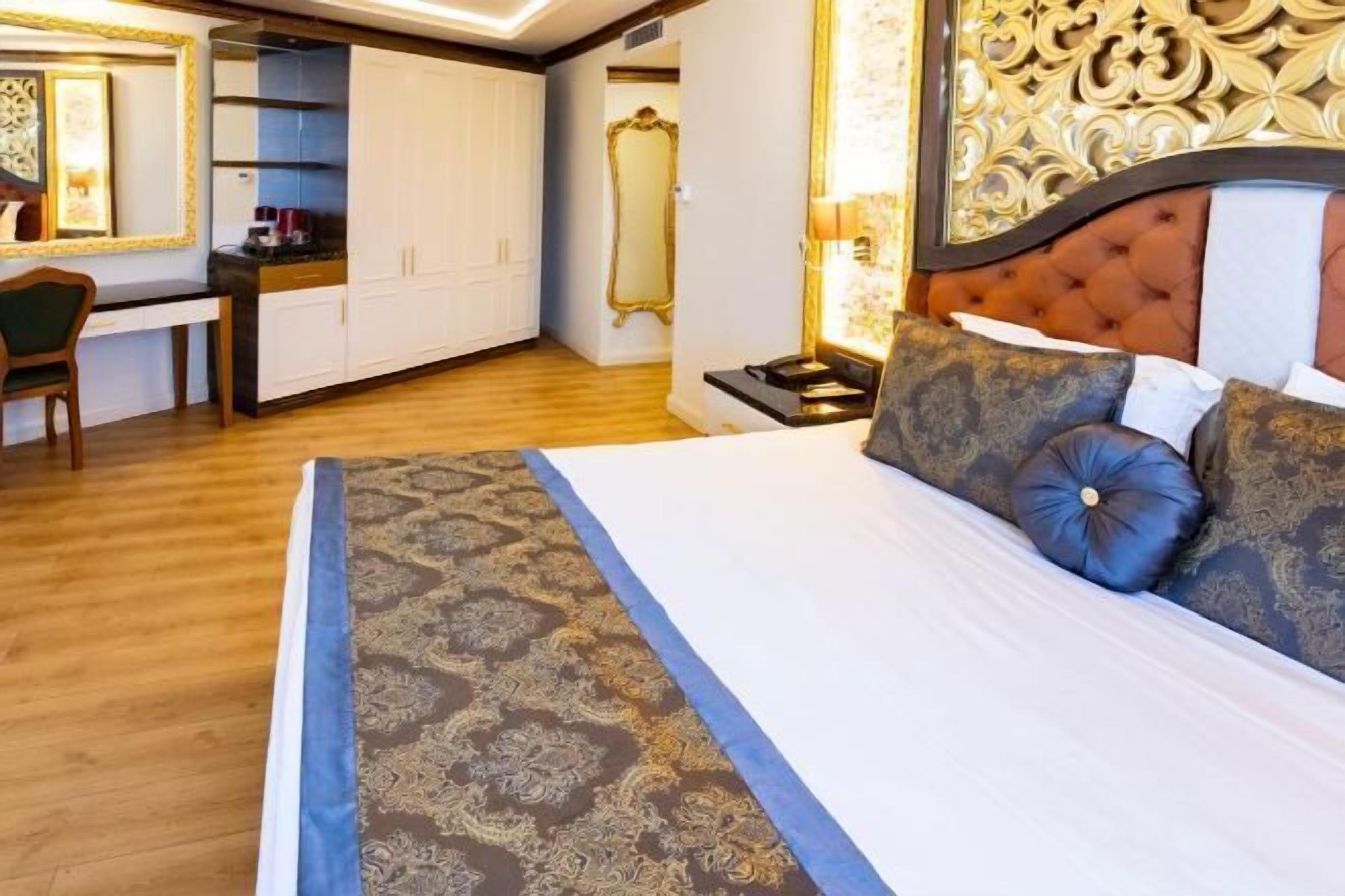 Premium bedding, minibar, in-room safe, soundproofing