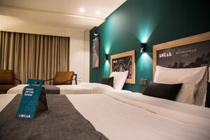 Habitación triple Premium | Sábanas de algodón egipcio, ropa de cama de alta calidad y edredón