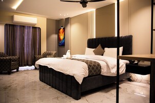 Executive Double Room | Egyptian cotton sheets, premium bedding, down comforters