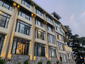 Front of property - evening/night - Hotel Metropole (Murree)