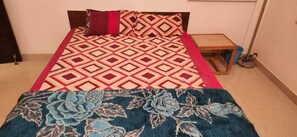 3 chambres, fer et planche à repasser, Wi-Fi gratuit, draps fournis