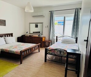 4 bedrooms, in-room safe, desk, iron/ironing board