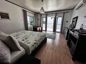 4 dormitoris, caixa forta a l'habitació i escriptori 