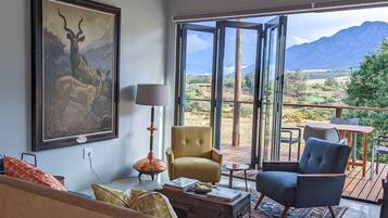 Classic Cabin | Living area