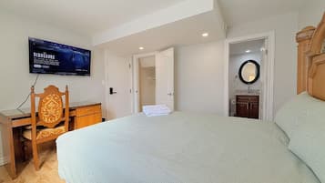 Deluxe Double Room, Ensuite, Garden View | Egyptian cotton sheets, premium bedding, desk, laptop workspace