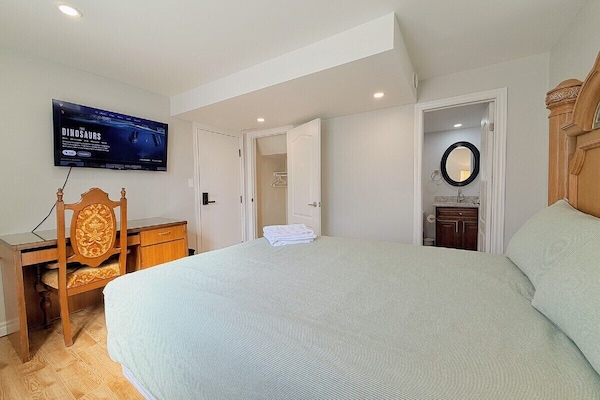 Deluxe Double Room, Ensuite, Garden View | Egyptian cotton sheets, premium bedding, desk, laptop workspace