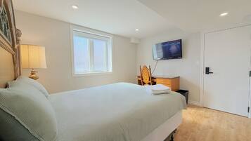 Deluxe Double Room, Private Bathroom, Garden View