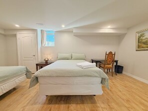 Premium Quadruple Room, 2 Double Beds, Private Bathroom | View from room - Cozy & Bright Rooms in Walkout Basement - UPDATED in 2026 (Richmond Hill)