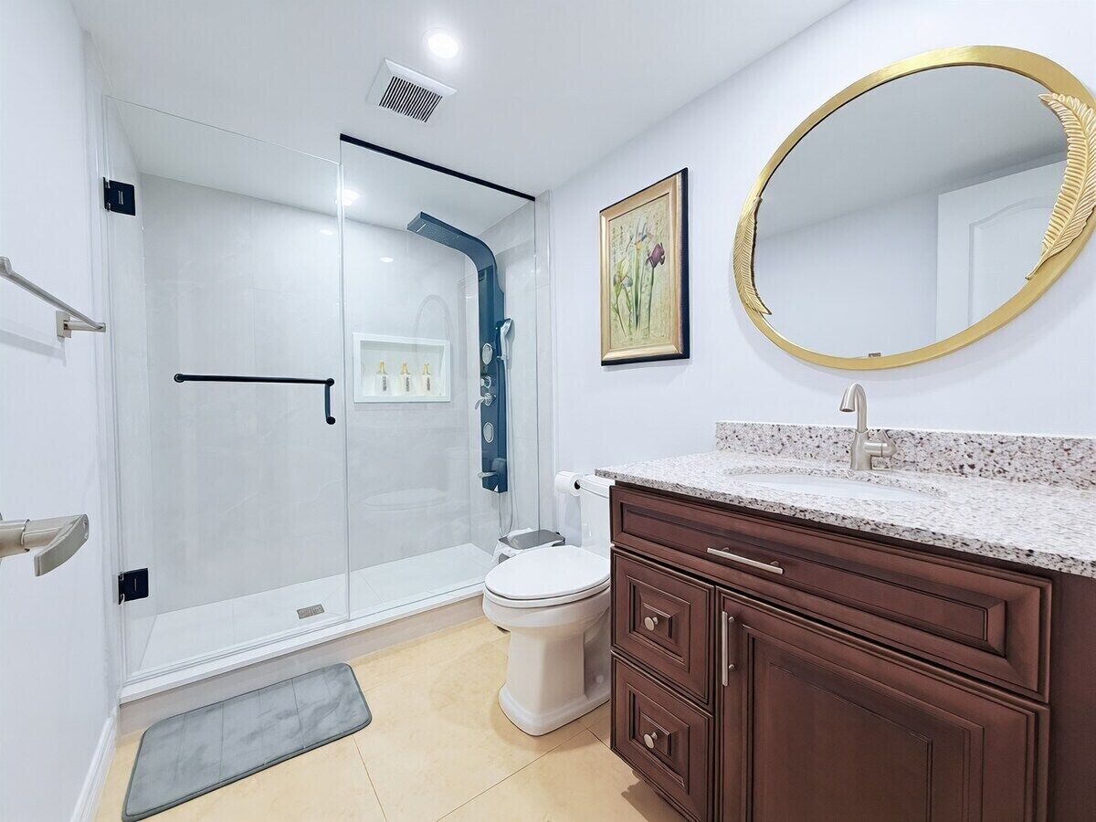 淋浴设施、吹风机、毛巾、肥皂