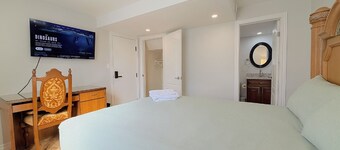 Cozy Rooms in Bright Walkout Suite - Newly Renovated 2026