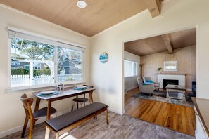 Interior - Simple Pleasures - Pacific Grove House - America's "Last Hometown" (Pacific Grove)