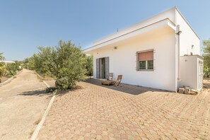 Exterior - Sunny Garden Stay in Taviano (Taviano)