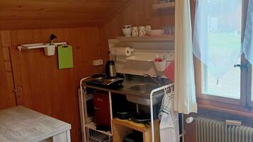 Réfrigérateur, cafetiÚre/bouilloire, bouilloire électrique