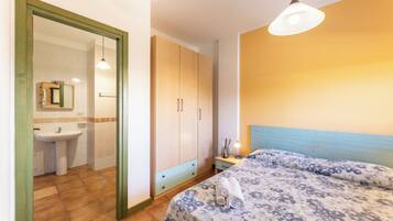 1 habitación, wifi gratis y ropa de cama