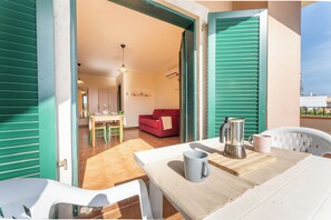 Standard Apartment, Multiple Bedrooms (I Mirti Bianchi Bilo 4 With Shared) | Outdoor dining