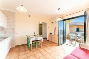 Standard Apartment, Multiple Bedrooms (I Mirti Bianchi Bilo 4 800m From The) | Dining - Residence I Mirti Bianchi (Santa Teresa di Gallura)