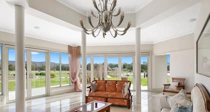 The Grand Manor Pomonal